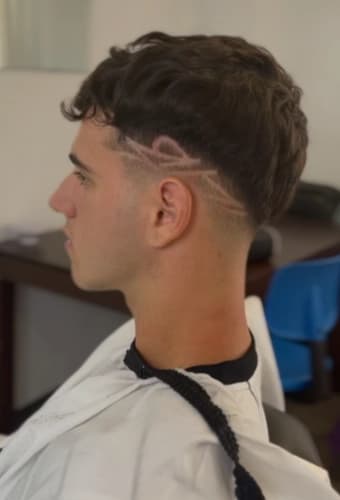 Corte French Crop con mucha textura y acabado mate.